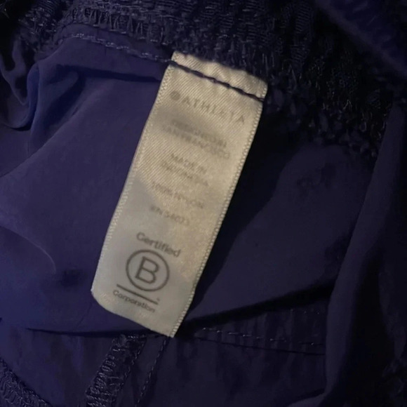 Athleta - Expedition Shorts - Cosmic Blue/Purple - Size 10 - Picture 8 of 9